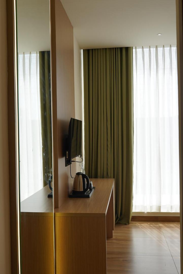 Dn Hotel Kochi Buitenkant foto