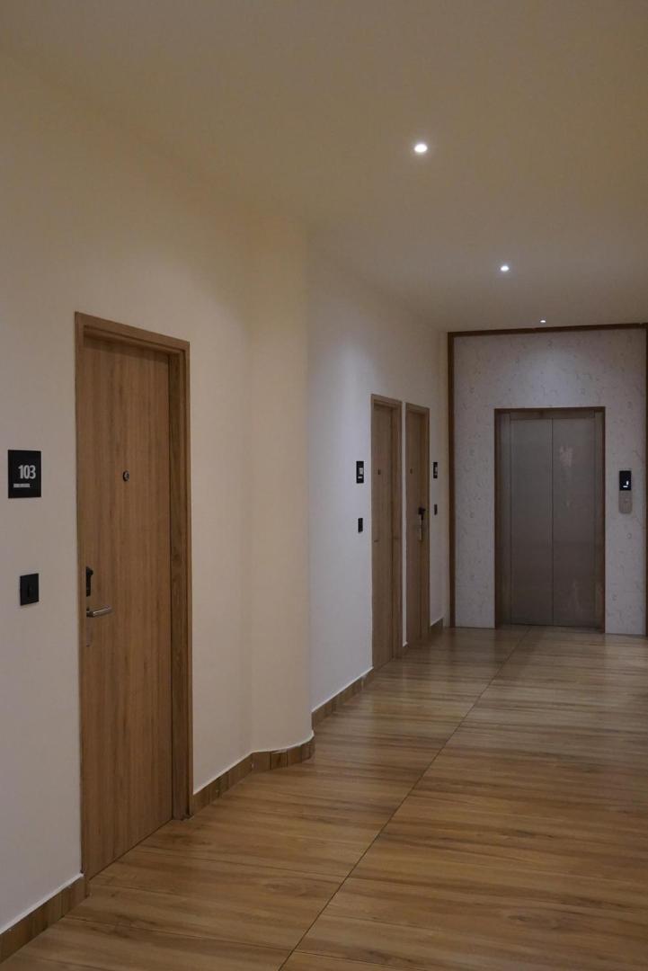 Dn Hotel Kochi Buitenkant foto